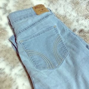 *HOLLISTER SUPER SKINNY JEANS*